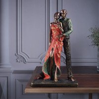 couple-showpiece-figurine